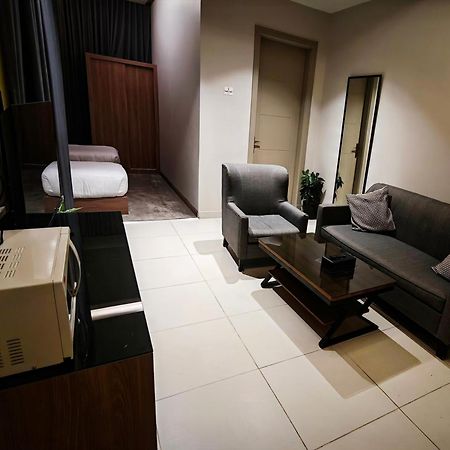 Aparthotel Land Walk Al Aqiq Ar Riyad Esterno foto