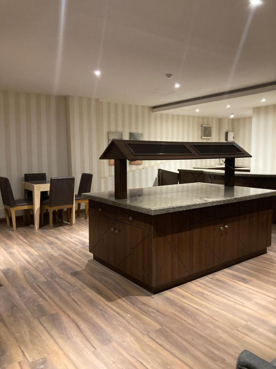 Aparthotel Land Walk Al Aqiq Ar Riyad Esterno foto