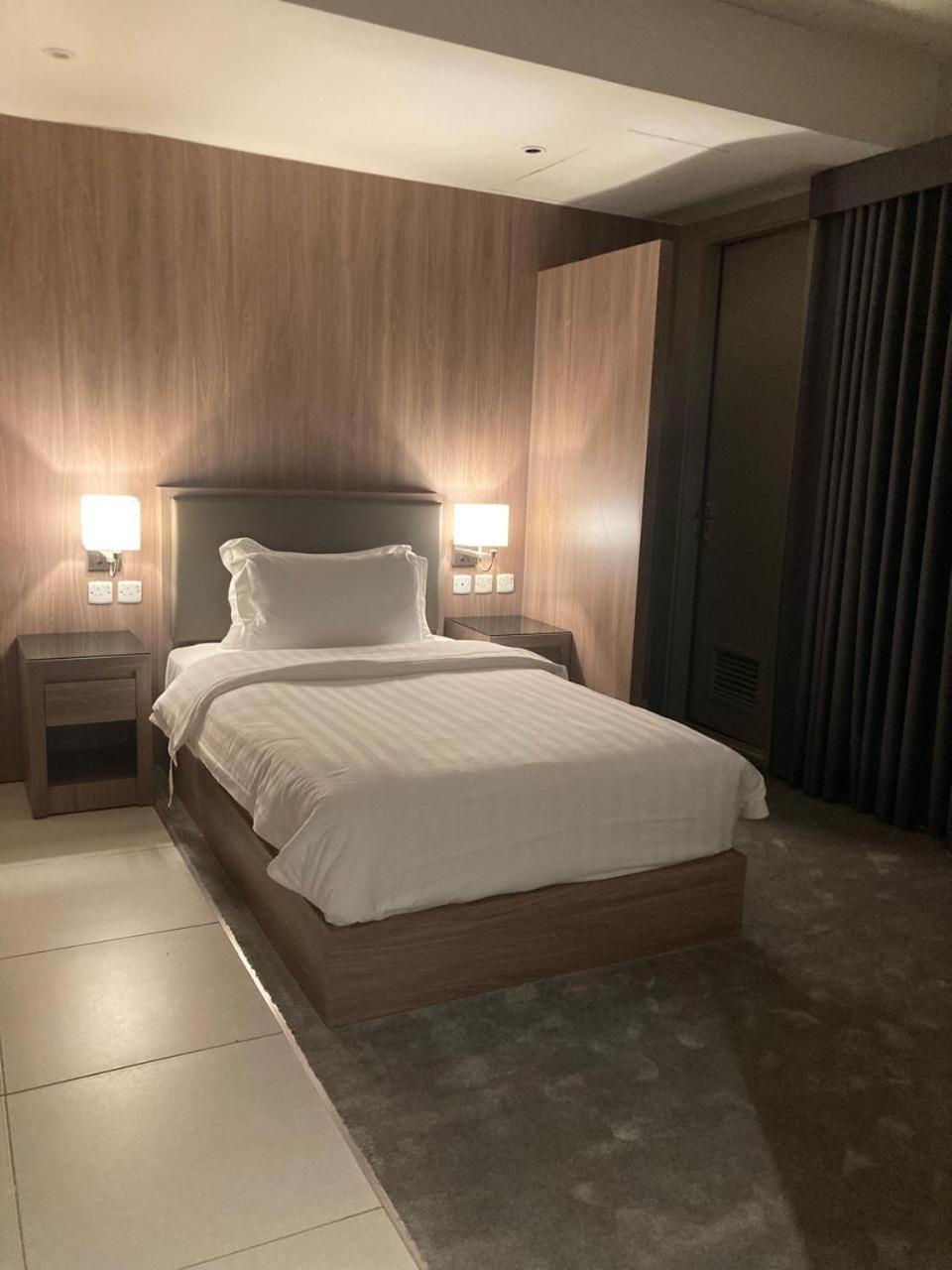 Aparthotel Land Walk Al Aqiq Ar Riyad Esterno foto