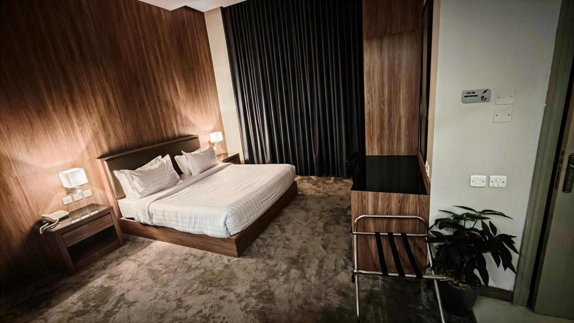 Aparthotel Land Walk Al Aqiq Ar Riyad Esterno foto